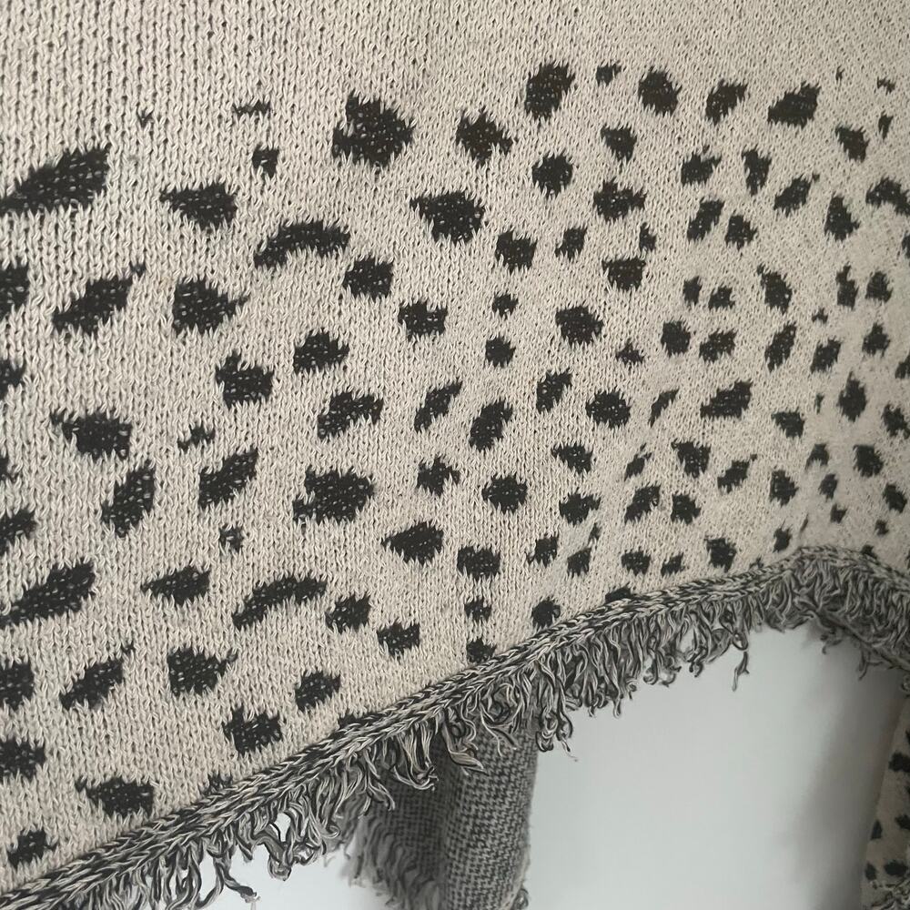 ENTRO "Riding into the Season" Women's Grey/Black Poncho size M/L - Picture 6 of 11